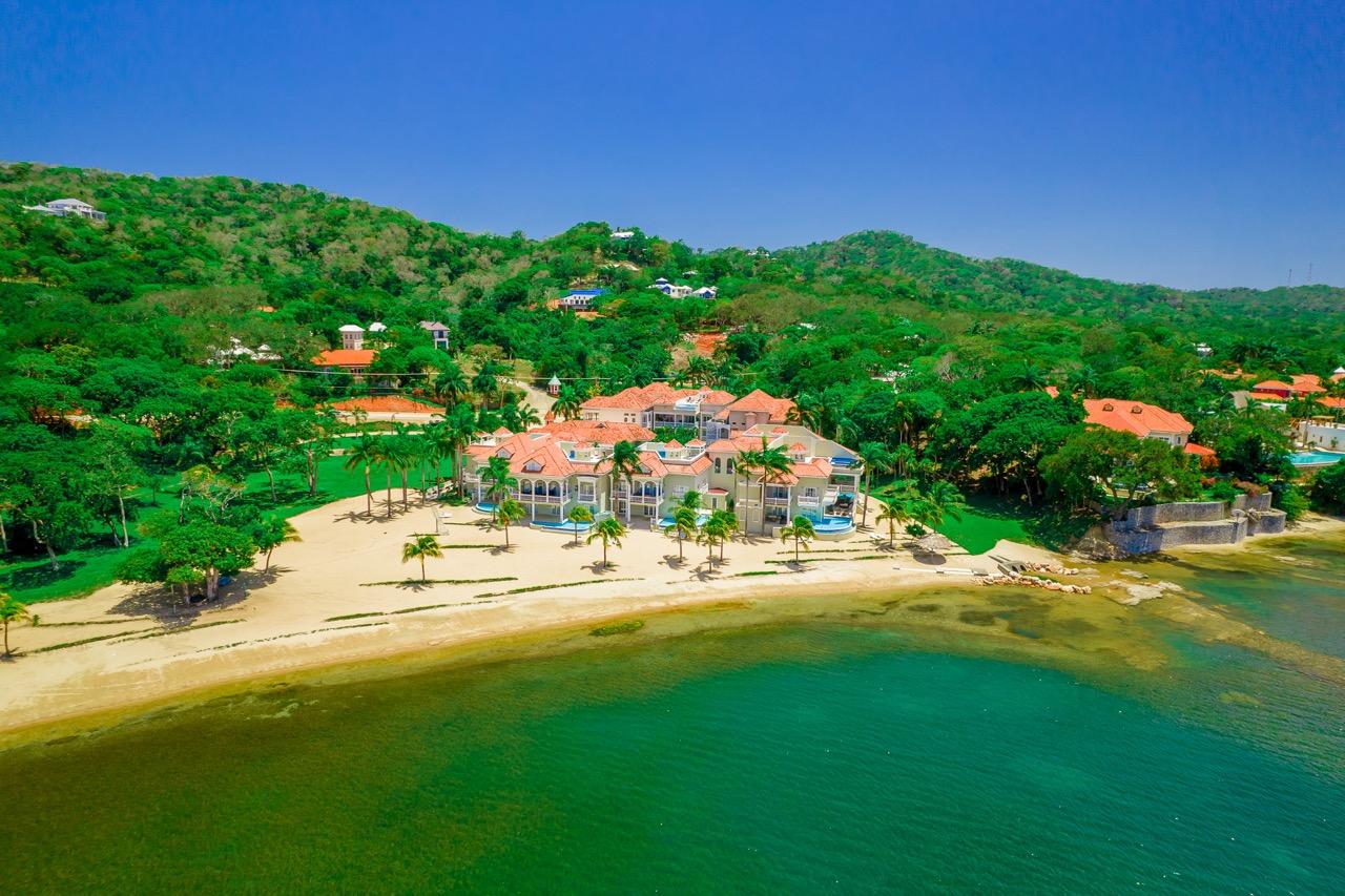 Featured Roatan Real Estate Listings, Roatan Boat Slips for Sale, Large Marina Slip #19 Lawson Rock, Roatan Luxury Properties