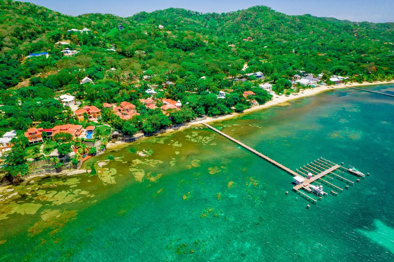 Featured Roatan Real Estate Listings, Roatan Boat Slips for Sale, Large Marina Slip #19 Lawson Rock, Roatan Luxury Properties