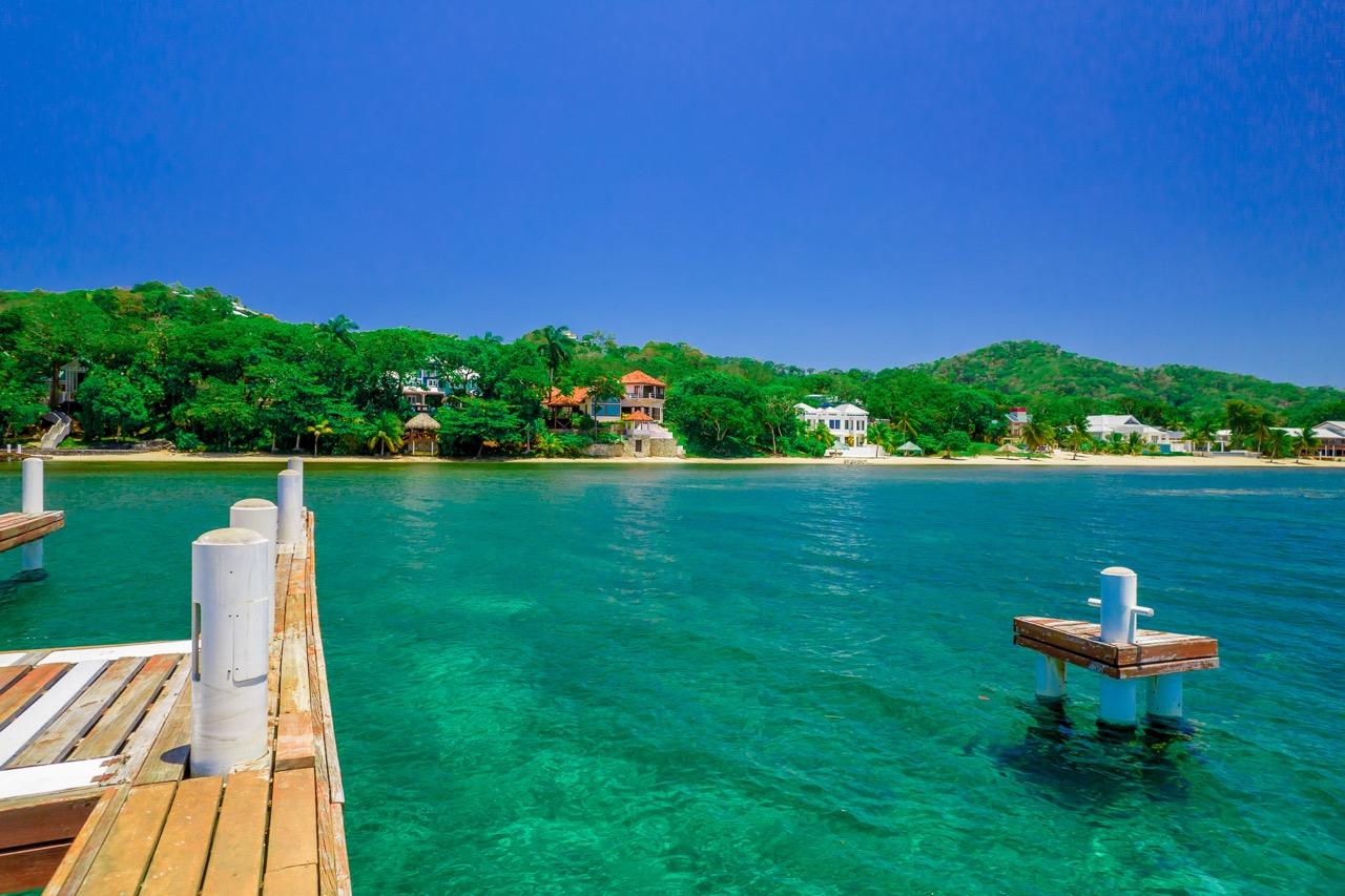 Featured Roatan Real Estate Listings, Roatan Boat Slips for Sale, Large Marina Slip #19 Lawson Rock, Roatan Luxury Properties