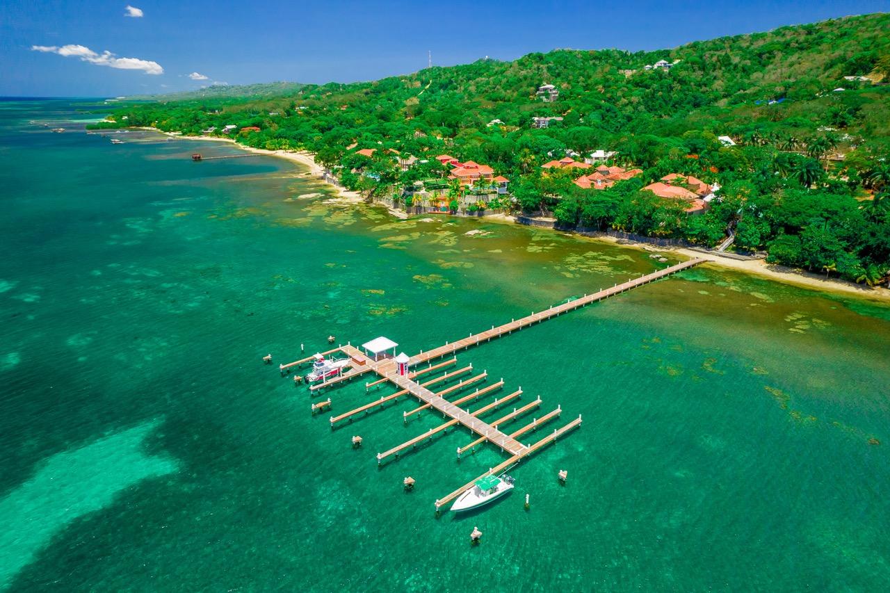 Featured Roatan Real Estate Listings, Roatan Boat Slips for Sale, Large Marina Slip #19 Lawson Rock, Roatan Luxury Properties