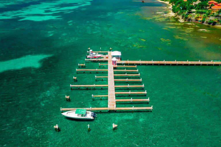 Featured Roatan Real Estate Listings, Roatan Boat Slips for Sale, Large Marina Slip #19 Lawson Rock, Roatan Luxury Properties