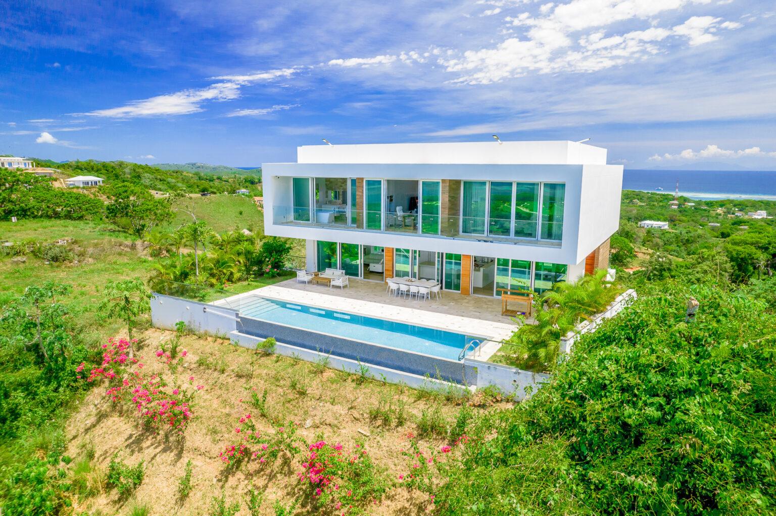 Featured Roatan Real Estate Listings, Roatan Homes for Sale, Opulent Seven Bed Home on Lot 4 in Coral Views Village, Roatan Luxury Properties