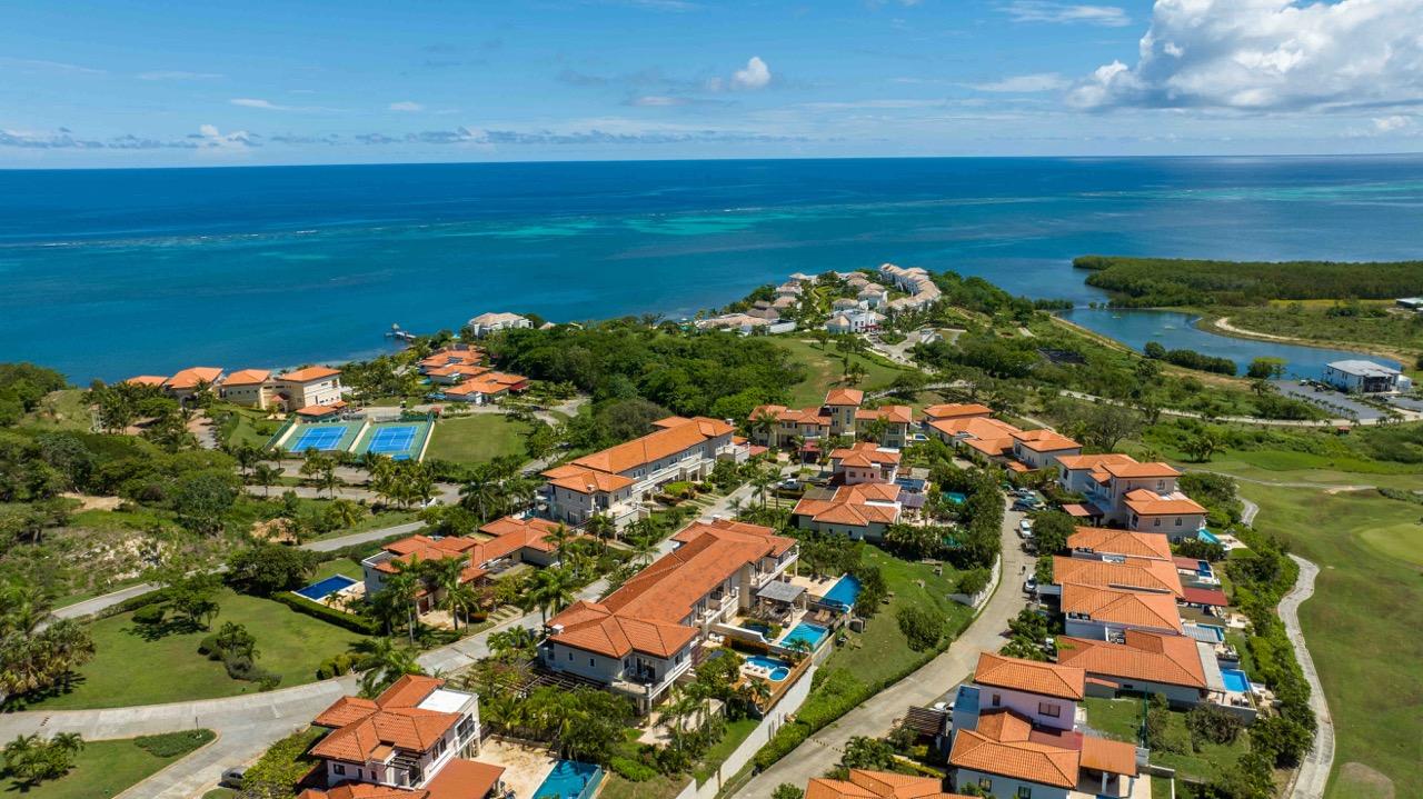 Featured Roatan Real Estate Listings, Roatan Homes for Sale, Pristine Bay Residence 1006, Roatan Luxury Properties