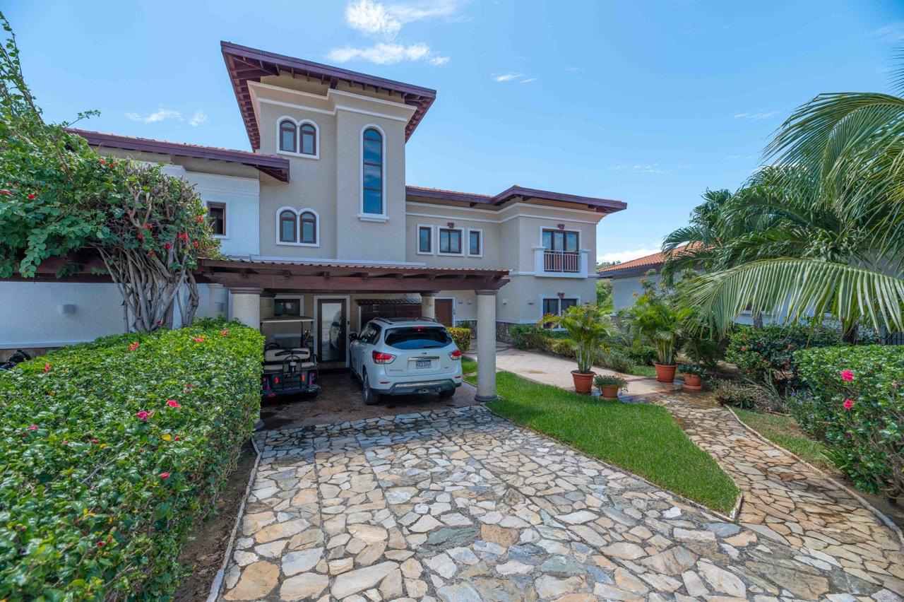 Featured Roatan Real Estate Listings, Roatan Homes for Sale, Pristine Bay Residence 1006, Roatan Luxury Properties
