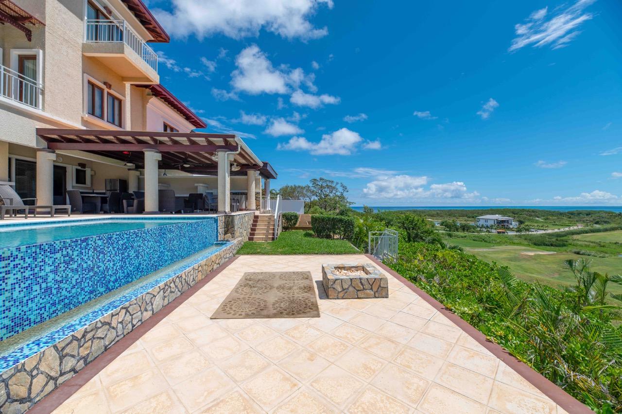 Featured Roatan Real Estate Listings, Roatan Homes for Sale, Pristine Bay Residence 1006, Roatan Luxury Properties