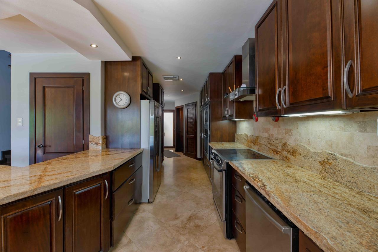 Featured Roatan Real Estate Listings, Roatan Homes for Sale, Pristine Bay Residence 1006, Roatan Luxury Properties