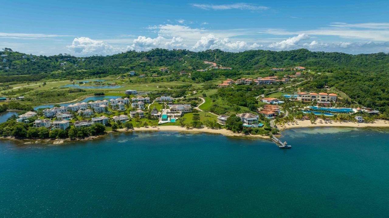 Featured Roatan Real Estate Listings, Roatan Homes for Sale, Pristine Bay Residence 1006, Roatan Luxury Properties