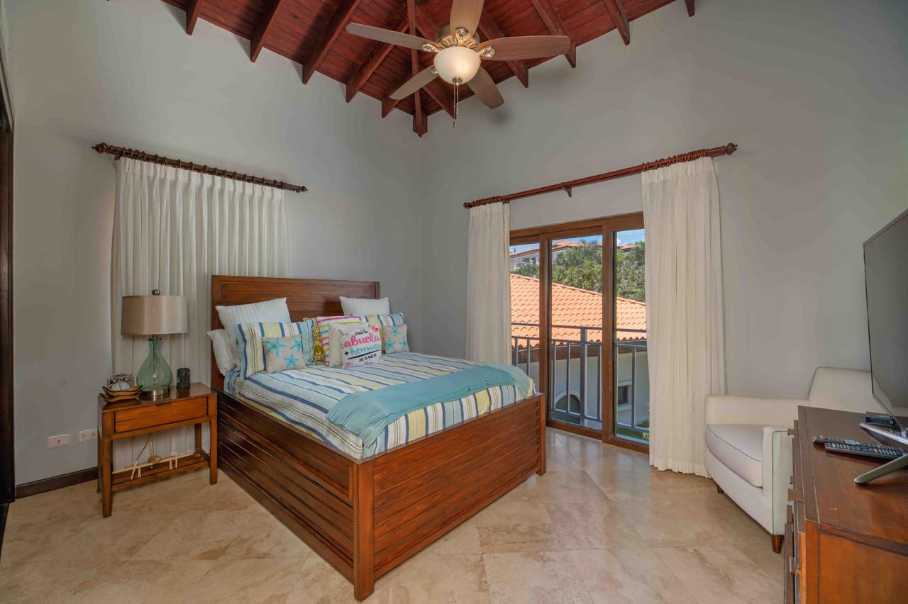 Featured Roatan Real Estate Listings, Roatan Homes for Sale, Pristine Bay Residence 1006, Roatan Luxury Properties