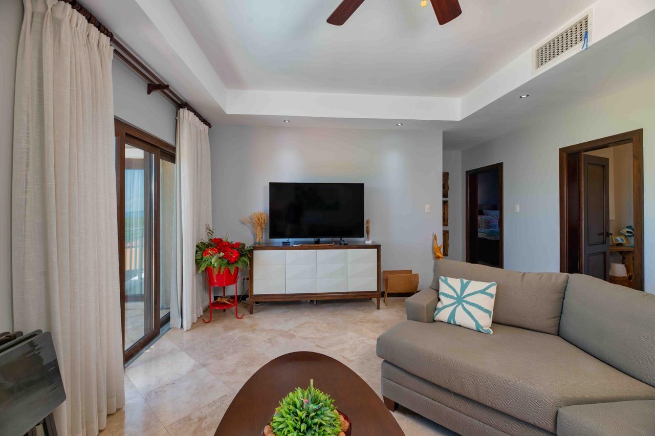 Featured Roatan Real Estate Listings, Roatan Homes for Sale, Pristine Bay Residence 1006, Roatan Luxury Properties