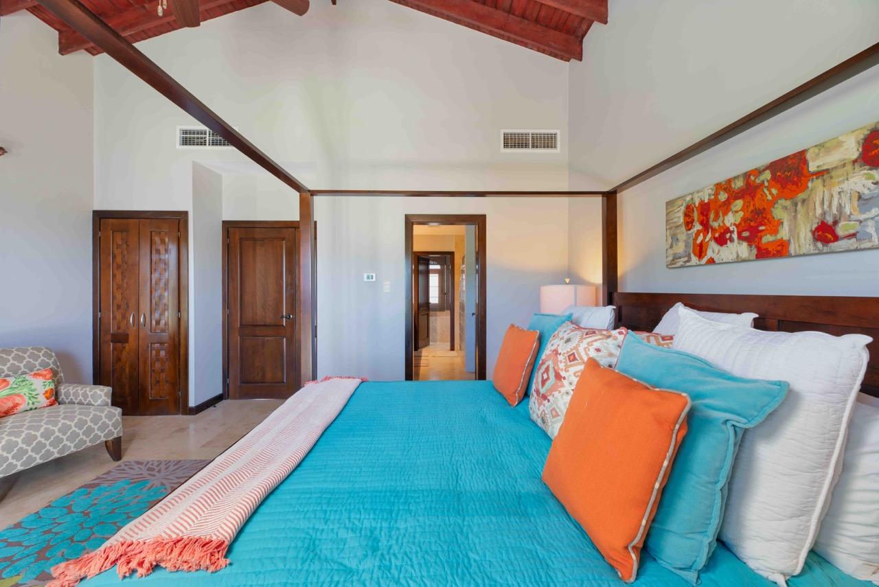 Featured Roatan Real Estate Listings, Roatan Homes for Sale, Pristine Bay Residence 1006, Roatan Luxury Properties