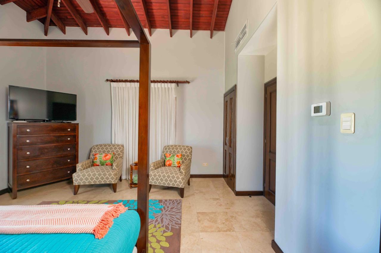 Featured Roatan Real Estate Listings, Roatan Homes for Sale, Pristine Bay Residence 1006, Roatan Luxury Properties