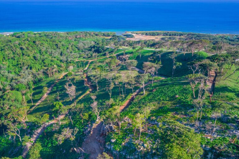 Roatan Real Estate, Roatan Oceanview Land for Sale, Luna Azul Resort Roatan