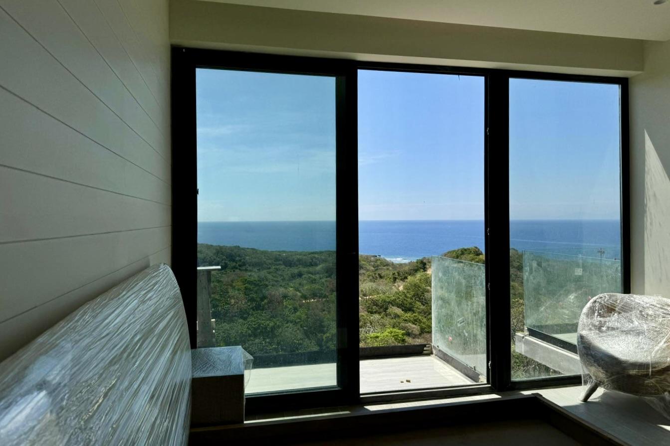 Featured Roatan Real Estate Listings, Roatan Condos for Sale, ARIHÍNI Condo 401 West Bay, Roatan Luxury Properties