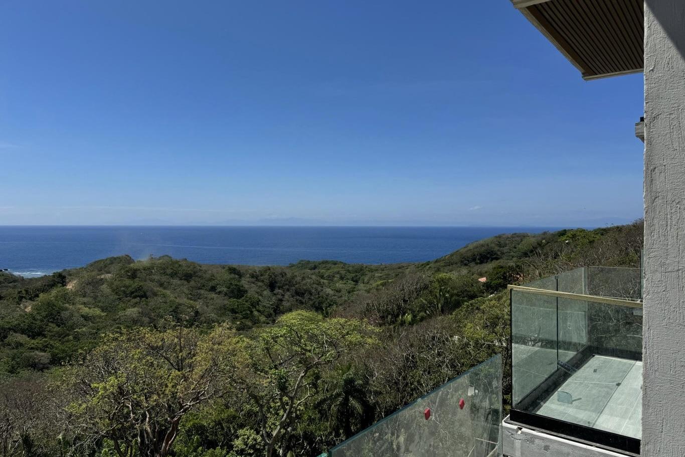 Featured Roatan Real Estate Listings, Roatan Condos for Sale, ARIHÍNI Condo 401 West Bay, Roatan Luxury Properties