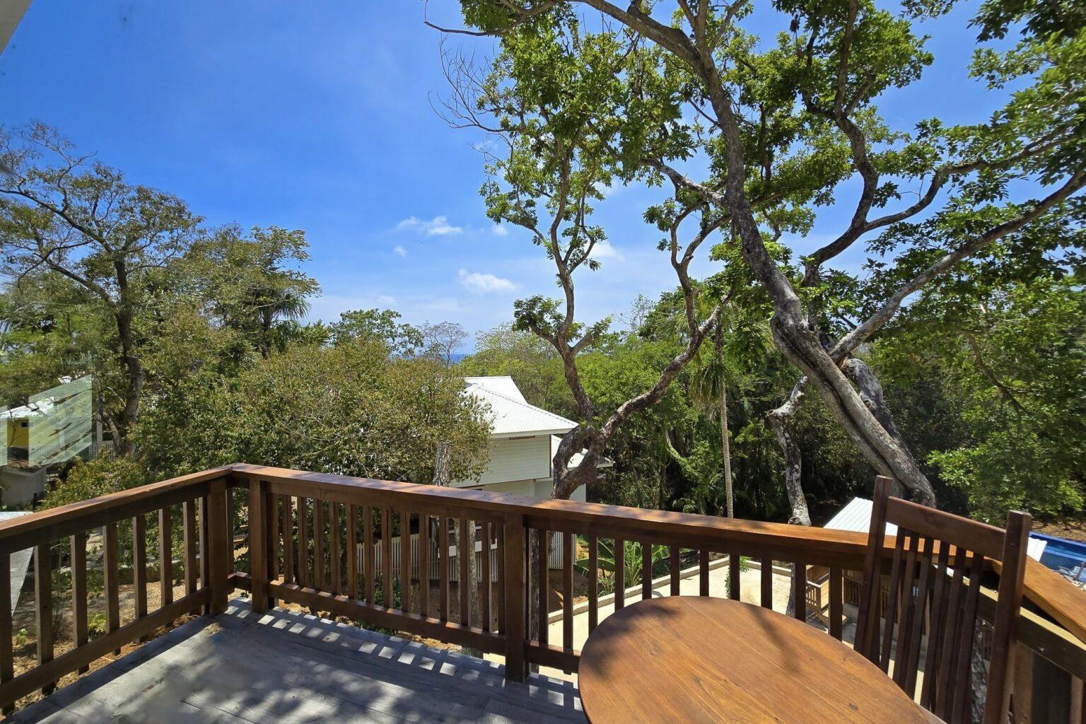 Featured Roatan Real Estate Listings, Roatan Homes for Sale, Luna Beach Treehouse, Roatan Luxury Properties