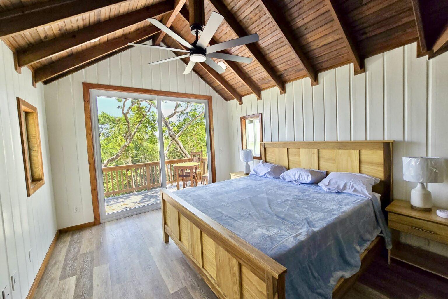 Featured Roatan Real Estate Listings, Roatan Homes for Sale, Luna Beach Treehouse, Roatan Luxury Properties