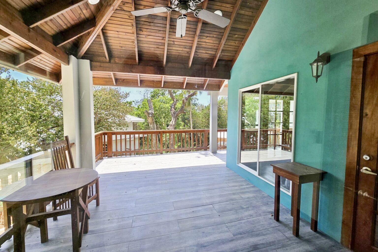 Featured Roatan Real Estate Listings, Roatan Homes for Sale, Luna Beach Treehouse, Roatan Luxury Properties