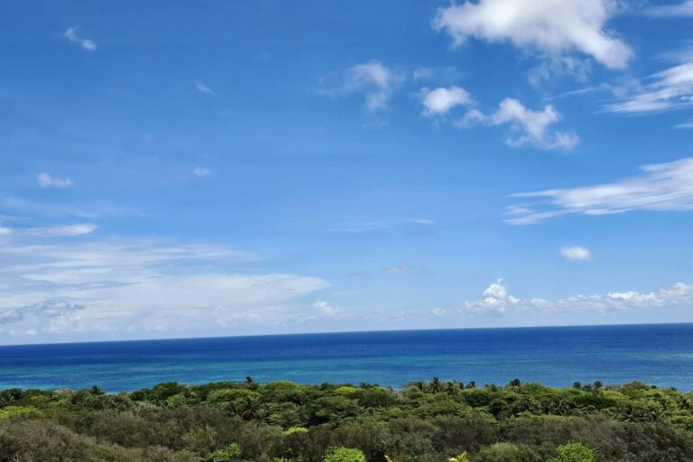 Featured Roatan Real Estate Listings, Roatan Condos for Sale, Camp Bay Estates Condos, Roatan Luxury Properties