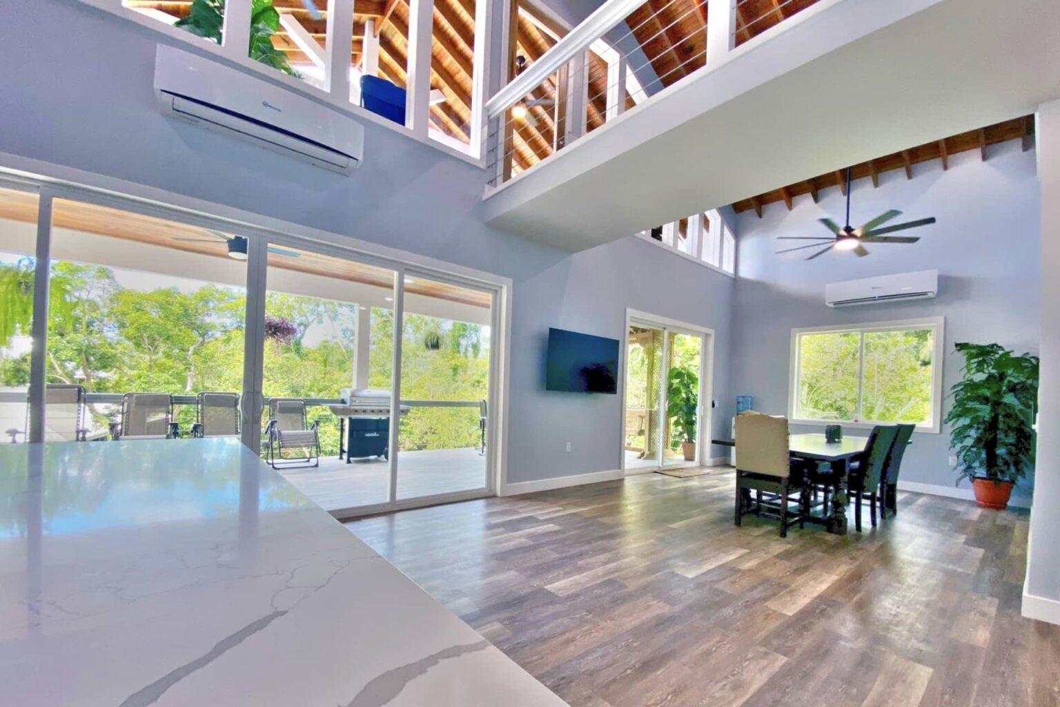 Featured Roatan Real Estate Listings, Roatan Homes for Sale, Stunning Luxury Villa in Luna Beach, Roatan Luxury Properties