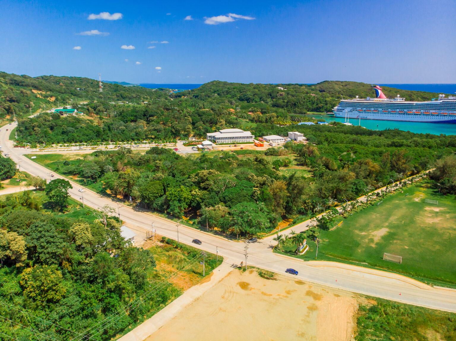 8 Acres Dixon Cove Roatan, Caribbean Development Property, Roatan Land for Sale, Roatan Acreage, Kirby Warren Roatan Real Estate Listings, Roatan Realty Solutions, Roatan Luxury Properties