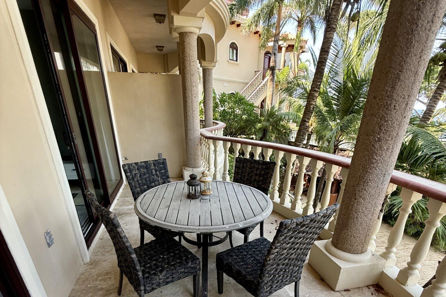 Featured Roatan Real Estate Listings, Roatan Condos for Sale, Meridian Condo 5B West Bay, Roatan Luxury Properties