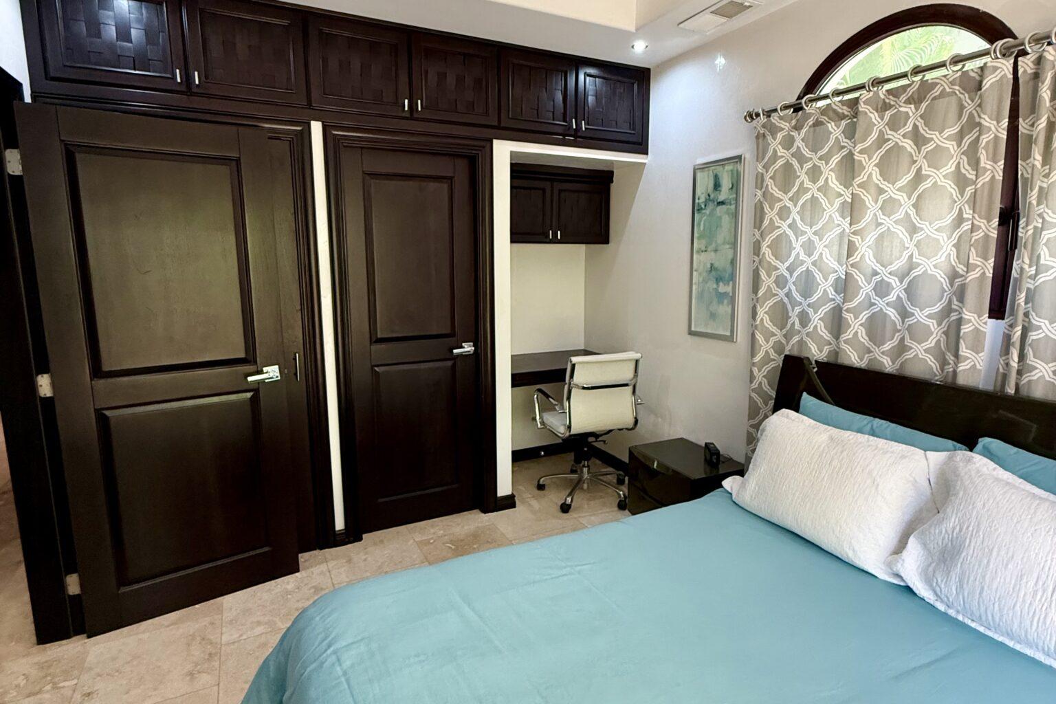 Featured Roatan Real Estate Listings, Roatan Condos for Sale, Meridian Condo 5B West Bay, Roatan Luxury Properties