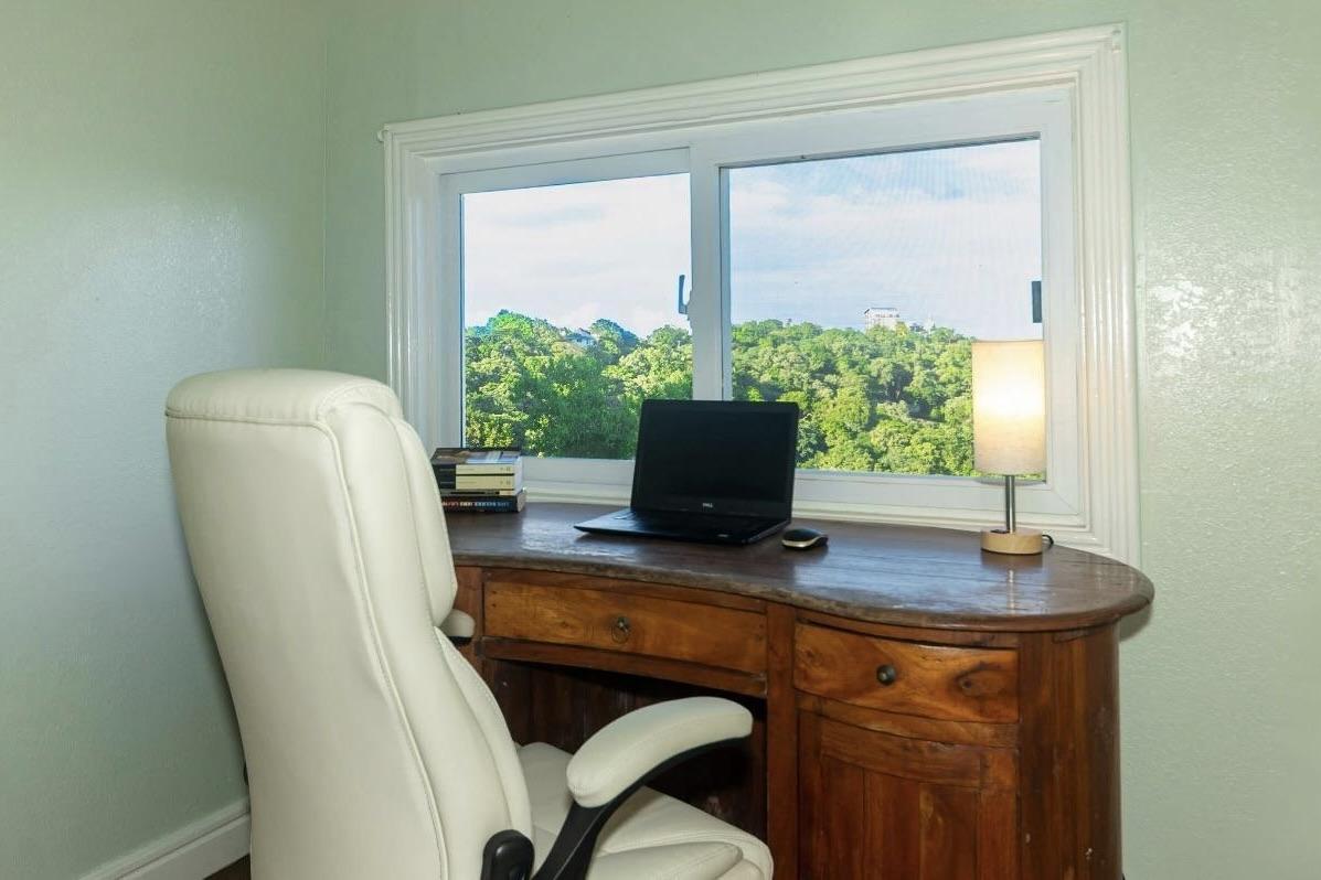 La Vista West Bay Home 10