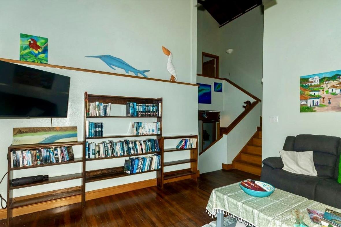 La Vista West Bay Home 9